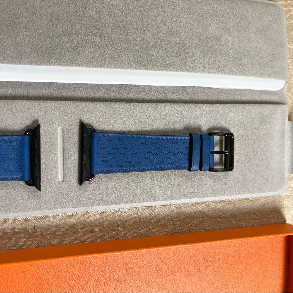 Apple Watch Hermès - 45mm Bleu de France Swift Leather H Diagonal Single Tour
